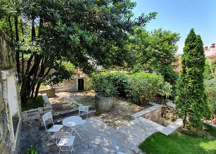 Secret Garden Of * Pirano