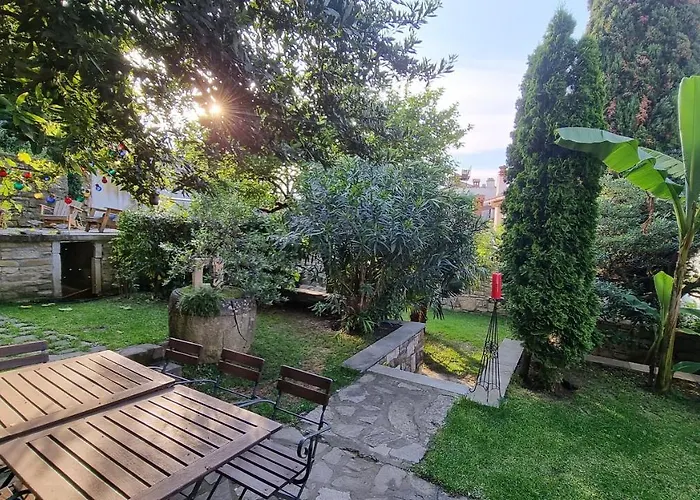 Secret Garden Of * Pirano